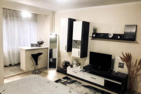 REEAS APARTAMENT